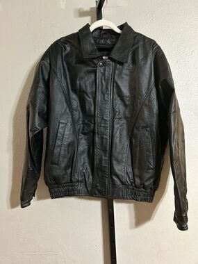 Men's Black Leather Bomber Jacket - Classic Style XL